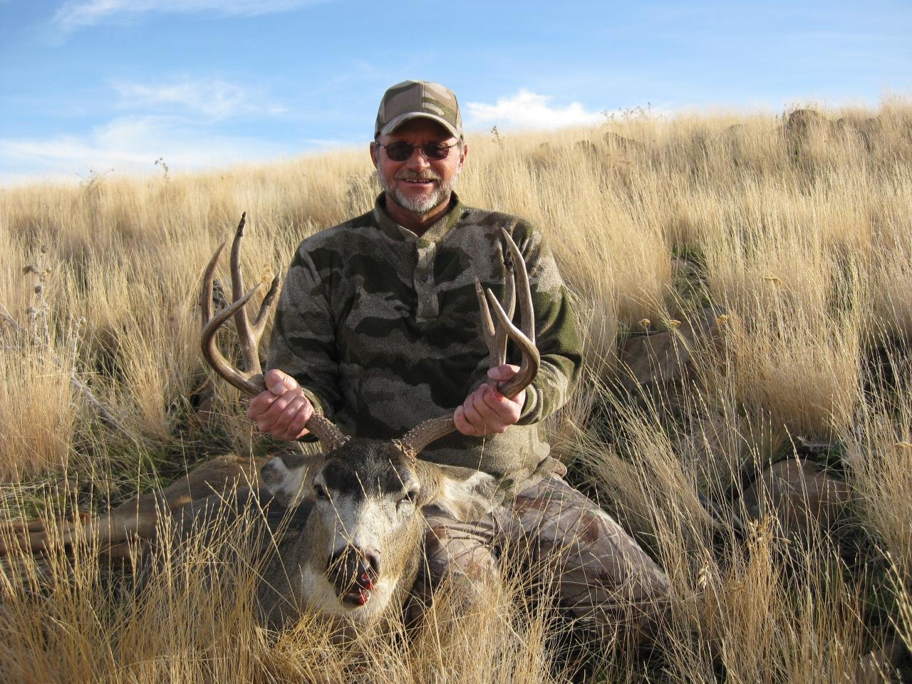 Larry Jensen with buck 2009